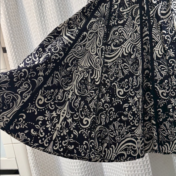 INC International Concepts Women’s  Navy & White  Print Skirt – Size 6 - Picture 2 of 7